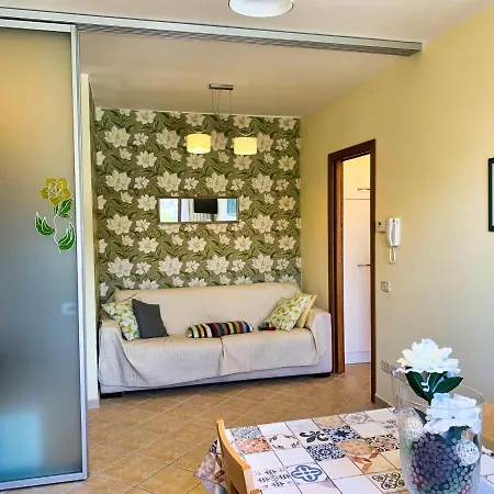 La Casa Di Lory Apartment *